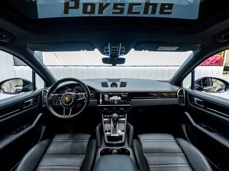Porsche Cayenne 2019 — Photo 14/20