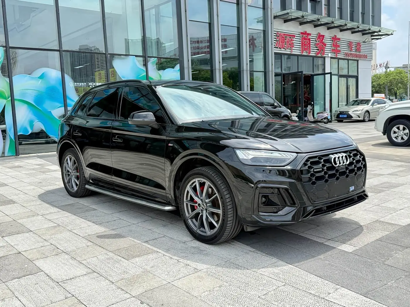 Audi Q5L 2022 — Photo 2/20
