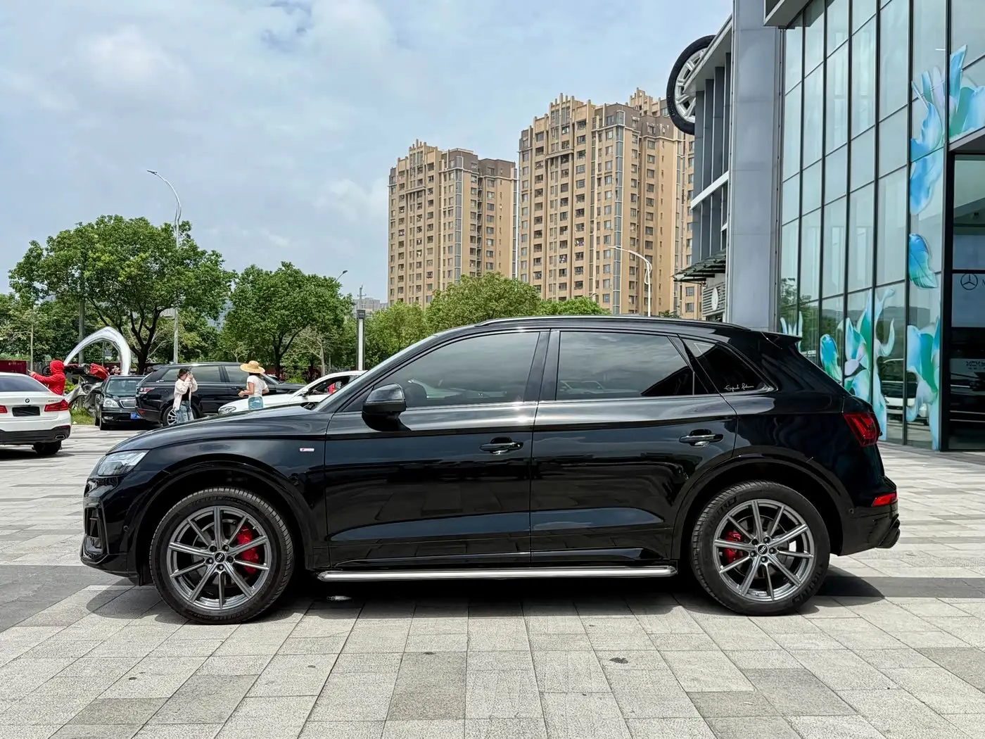 Audi Q5L 2022 — Photo 4/20