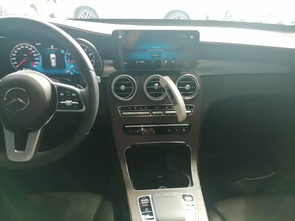 Mercedes-Benz GLC 2020 — Photo 13/20