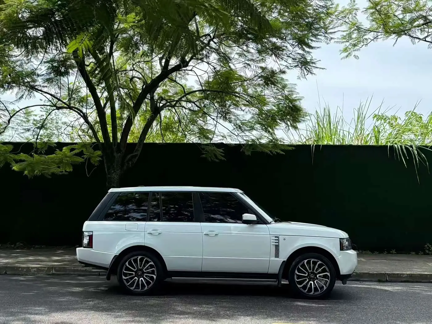 Land Rover Range Rover 2011 — Photo 5/7