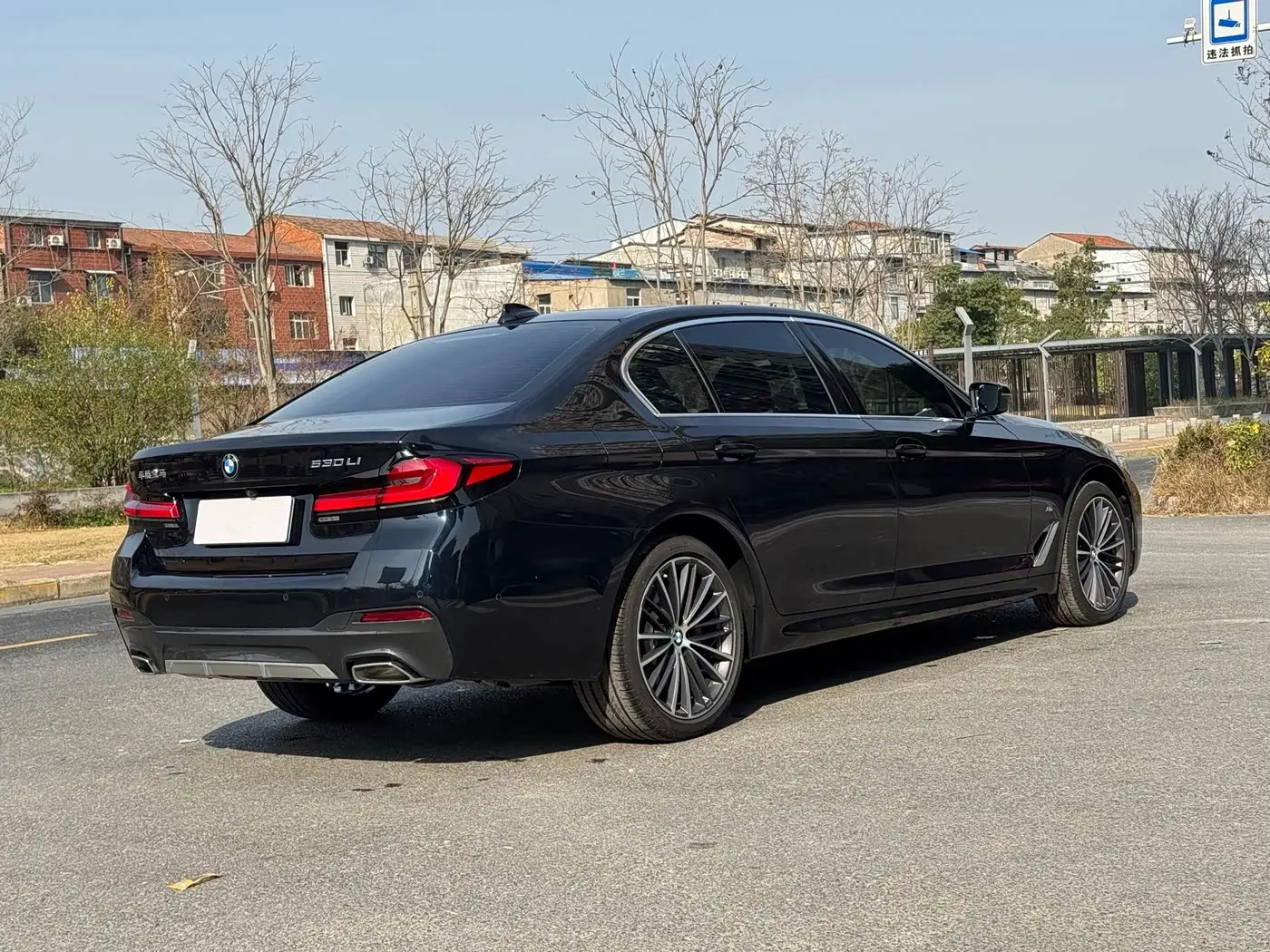 BMW 5 Series 2023 — Photo 14/16