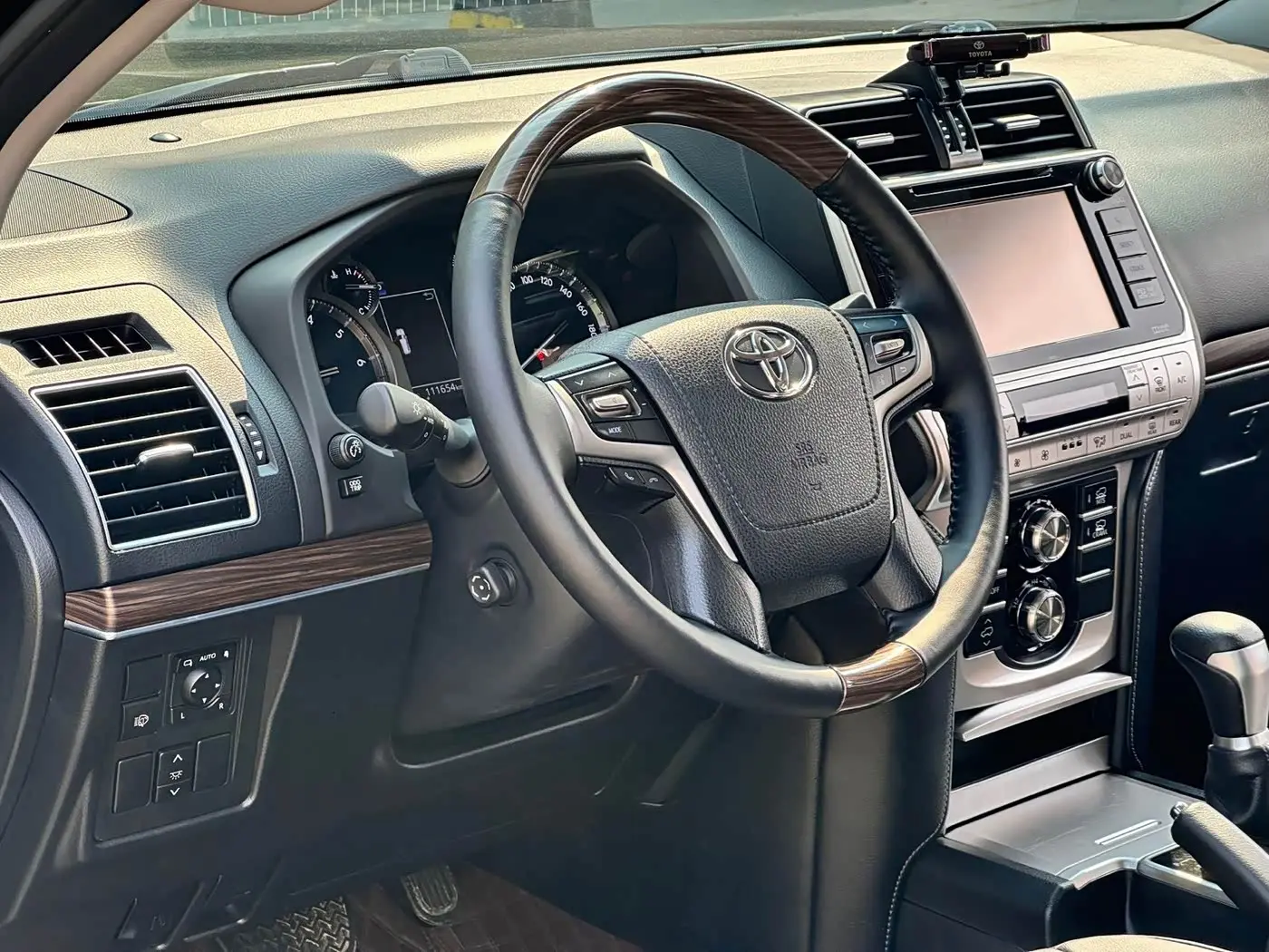 Toyota Prado 2018 — Photo 7/20