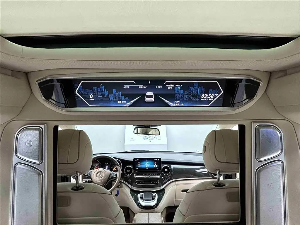 Mercedes-Benz V-Class 2023 — Photo 14/20