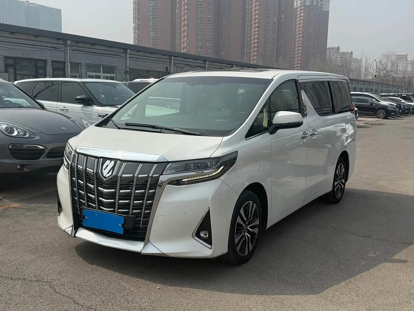 Toyota Alphard 2019 — Şəkil 1/15