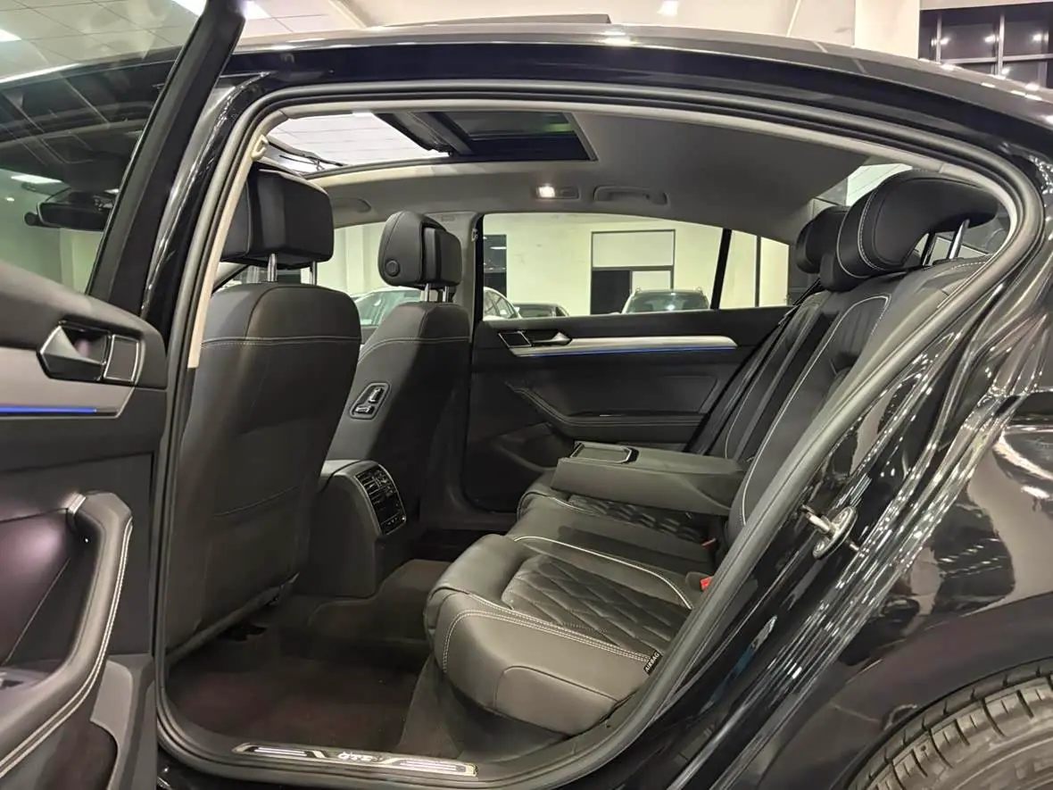 Volkswagen Magotan GTE Plug-in Hybrid 2021 — Photo 6/14