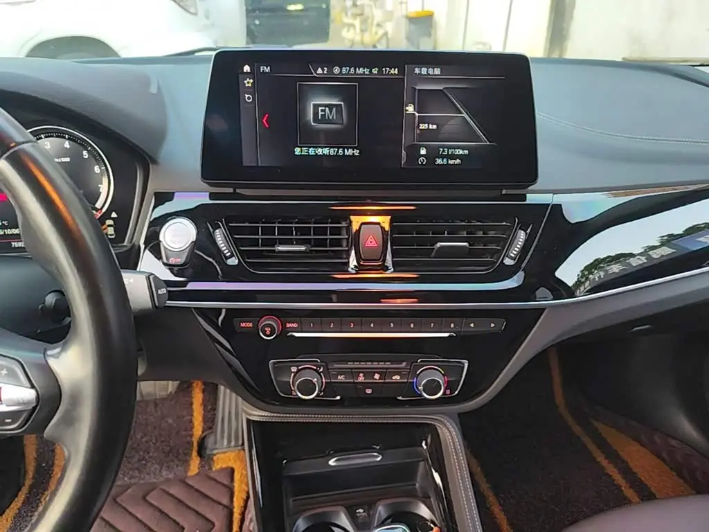 BMW 1 Series 2022 — Фото 13/20
