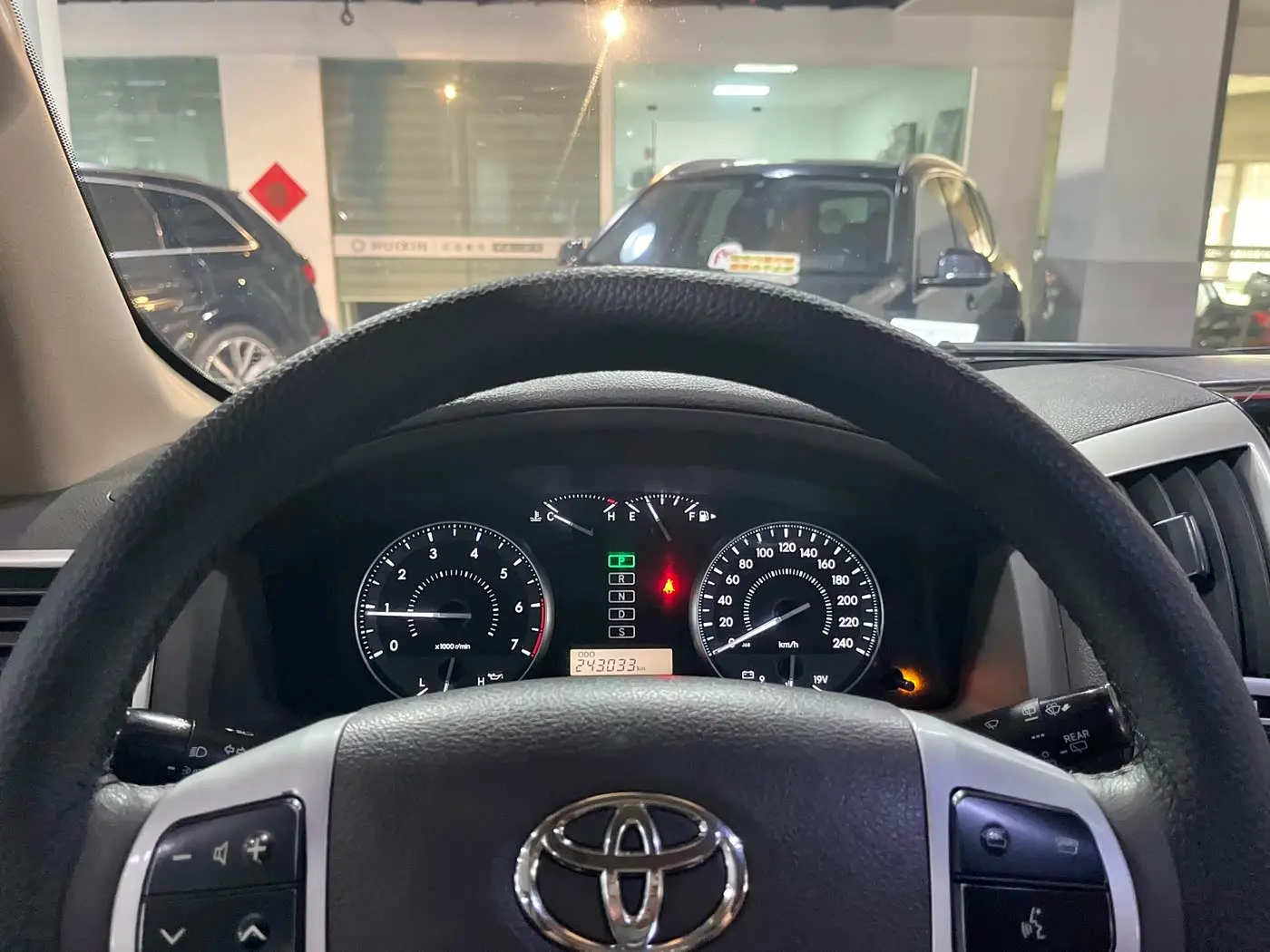 Toyota Land Cruiser 2015 — Photo 8/20