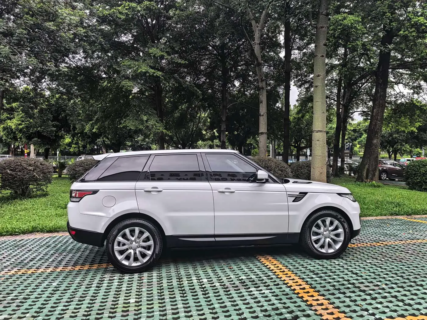 Land Rover Range Rover Sport 2017 — Photo 18/20