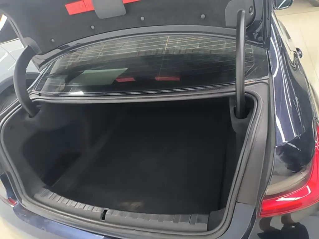 BMW 3 Series 2021 — Photo 19/20