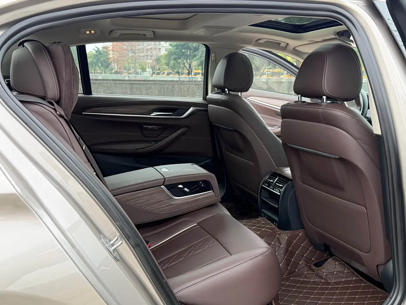 BMW 5 Series 2019 — Şəkil 15/20