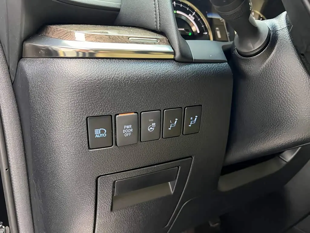 Toyota Vellfire 2023 — Şəkil 7/20