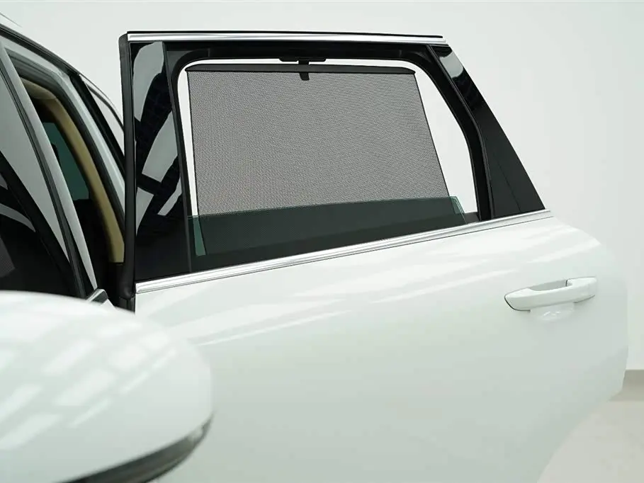 Volkswagen Touareg 2015 — Photo 17/20