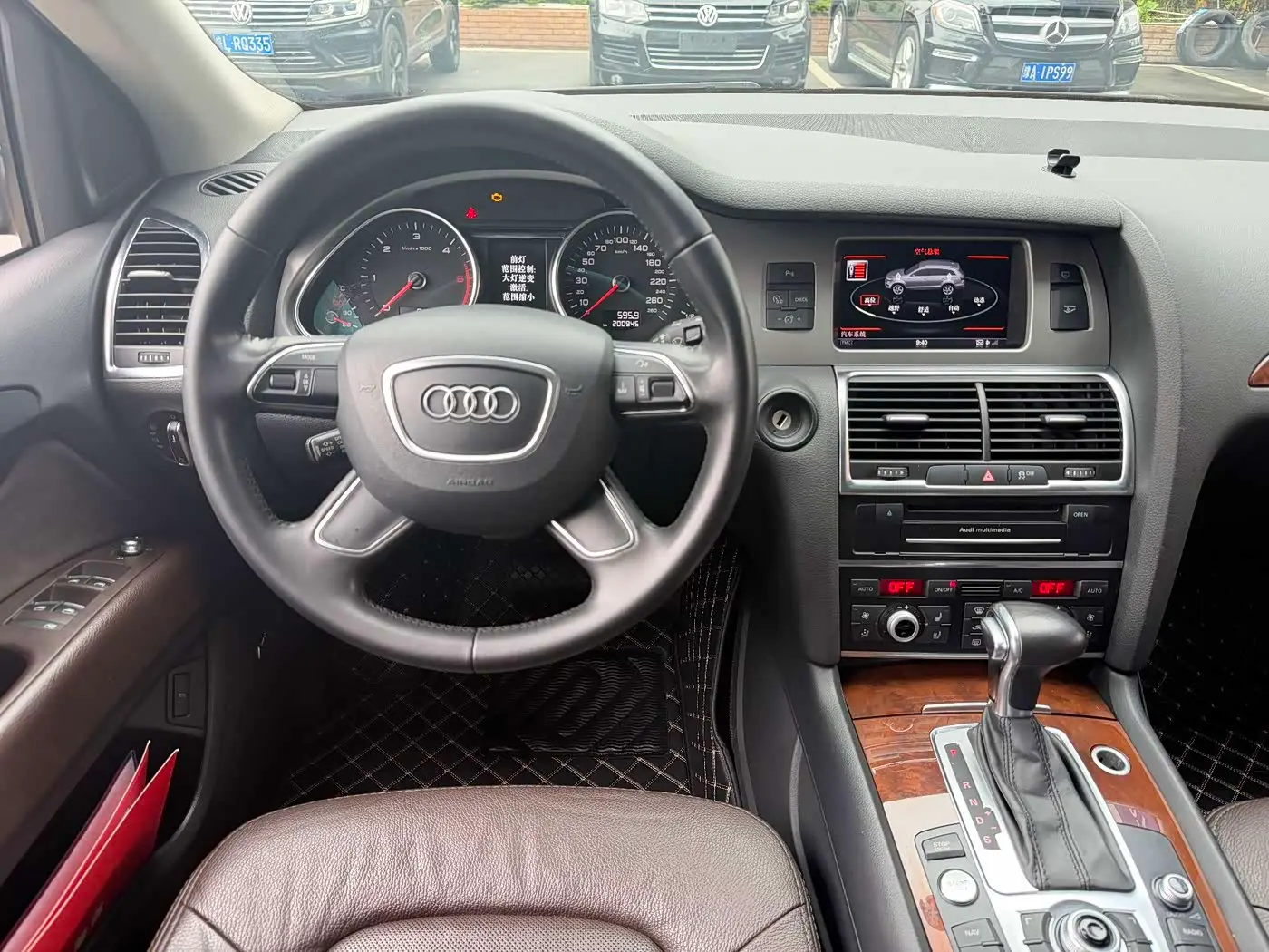 Audi Q7 2015 — Photo 12/13