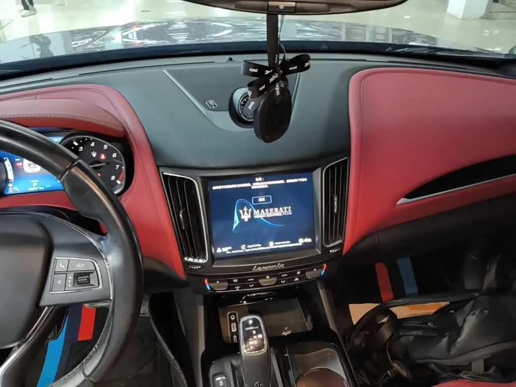 Maserati Levante 2020 — Şəkil 10/20
