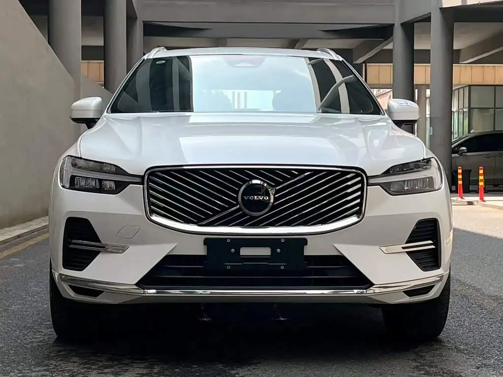 Volvo XC60 2025 — Photo 2/14