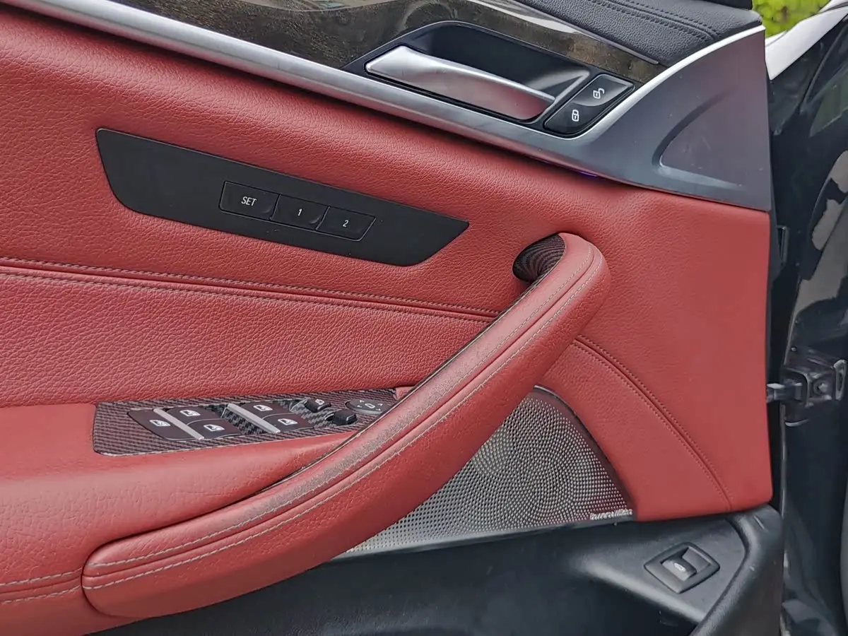 BMW 5 Series 2019 — Şəkil 13/18