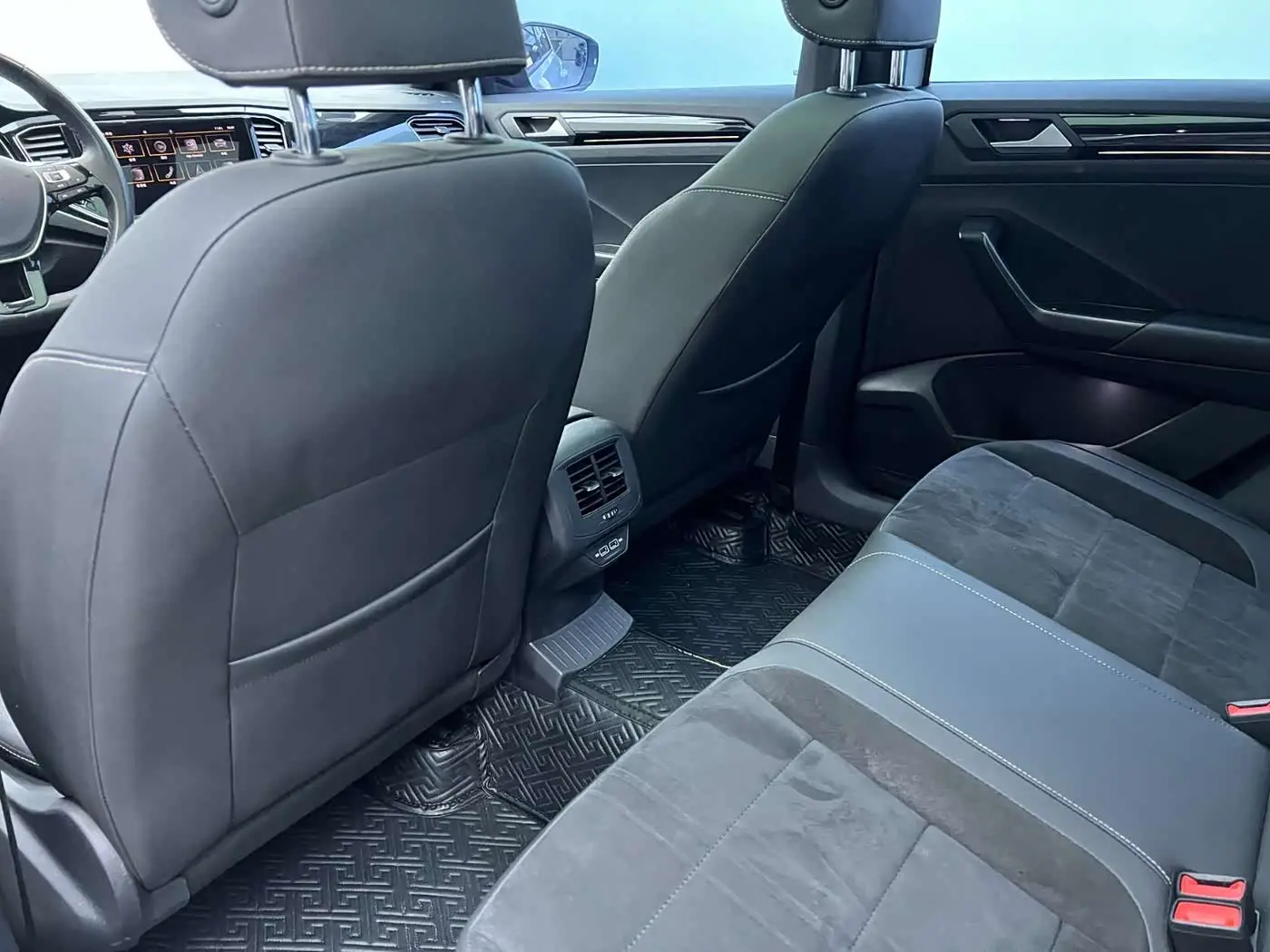Volkswagen T-ROC 2021 — Photo 7/20