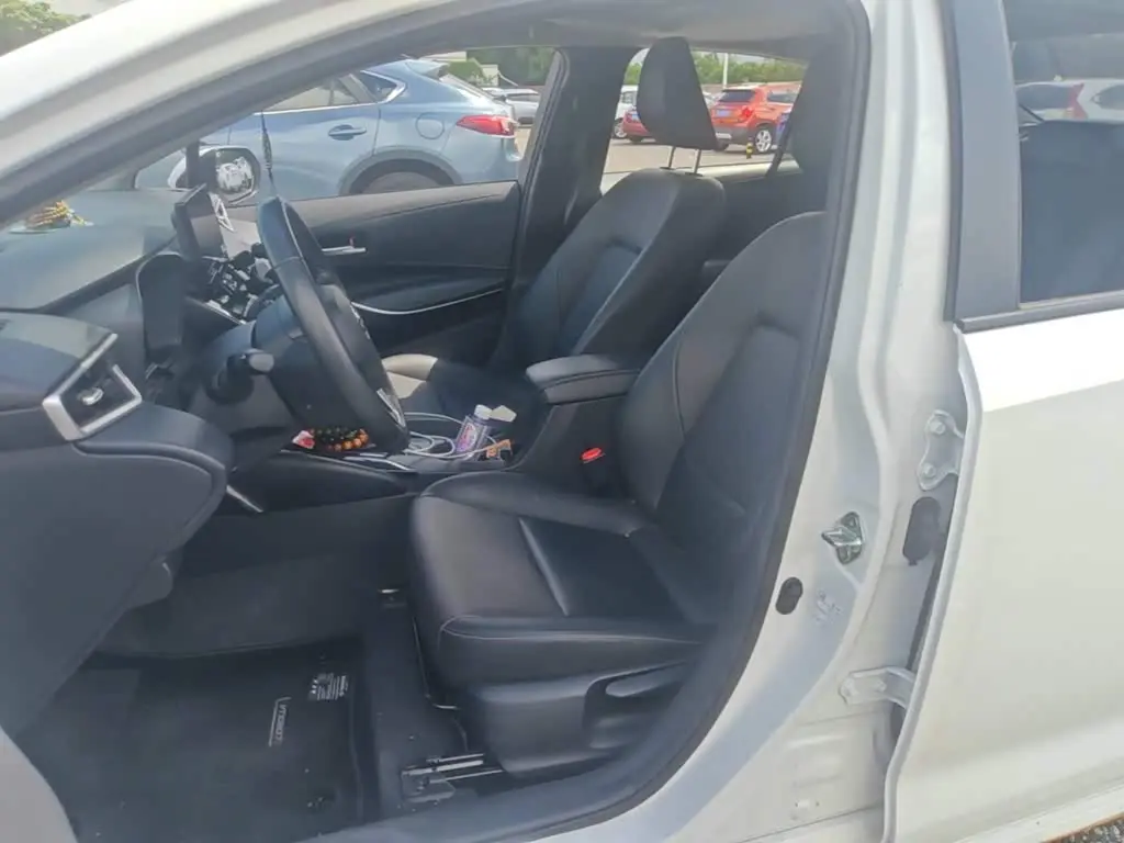 Toyota Corolla 2025 — Photo 15/20