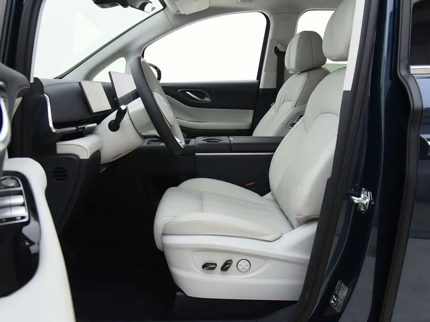 Voyah Auto Voyah Dreamer 2025 — Photo 6/20