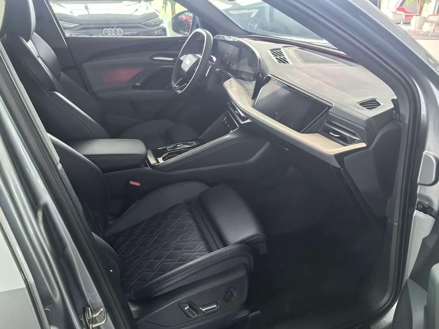 Audi Q5L 2026 — Şəkil 9/20