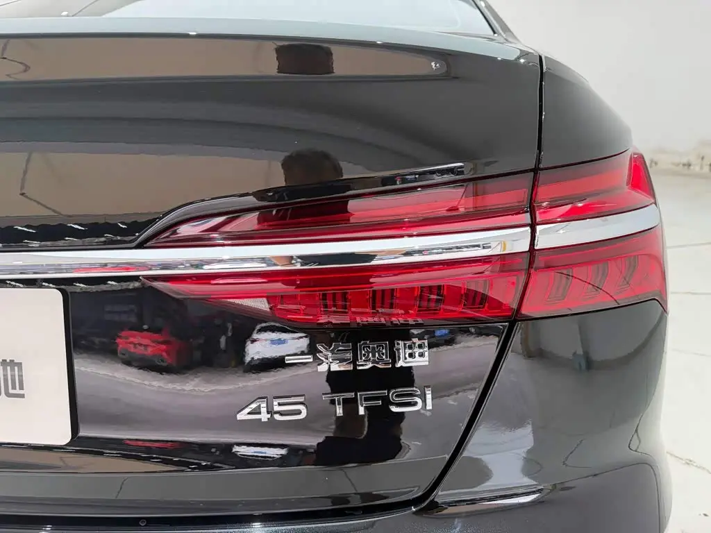 Audi A6L 2024 — Photo 8/20