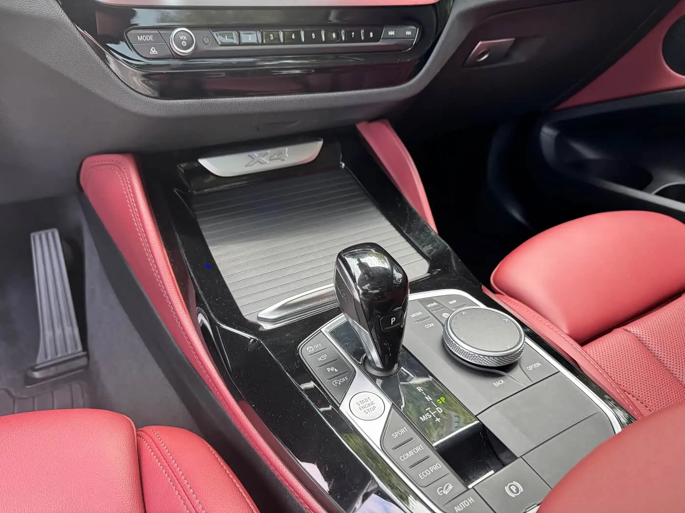 BMW X4 2022 — Фото 11/15