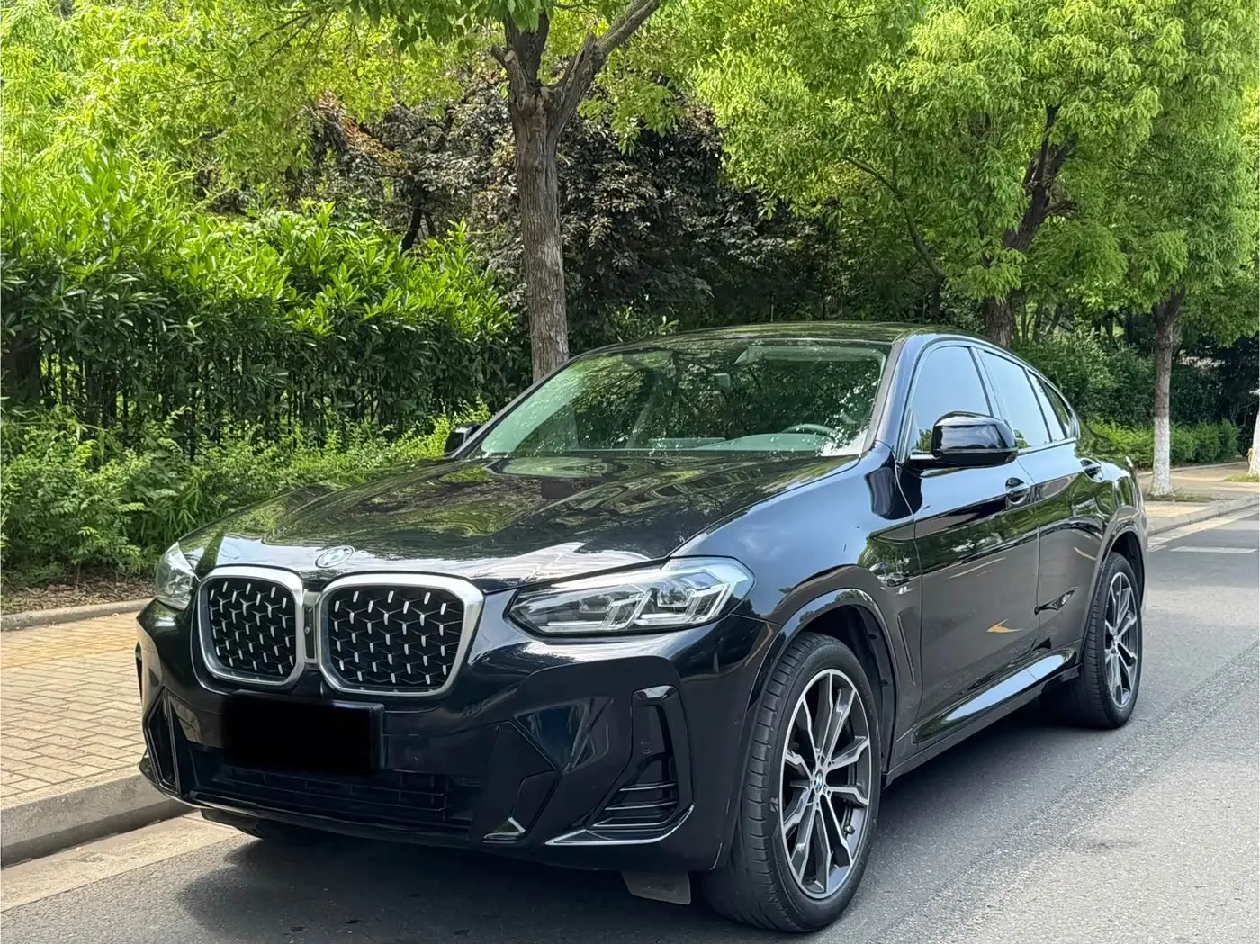 BMW X4 2022 — Фото 1/15