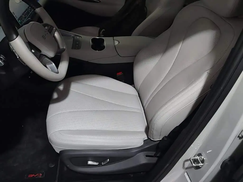 BYD Sealion 06 New Energy 2025 — Photo 15/20