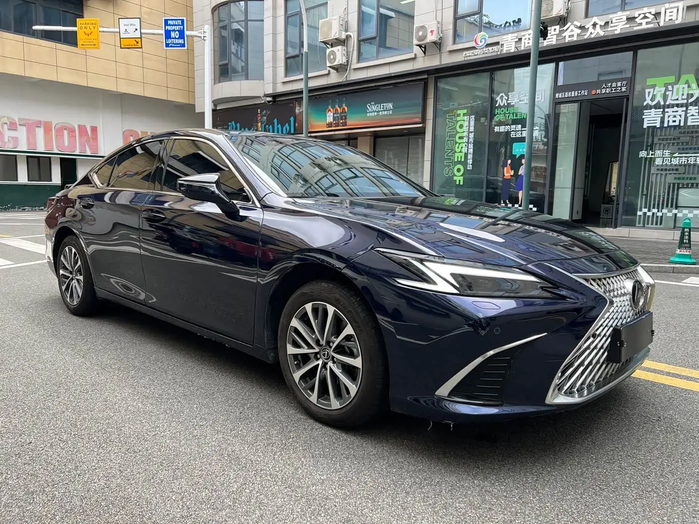 Lexus ES 2025 — Фото 3/9