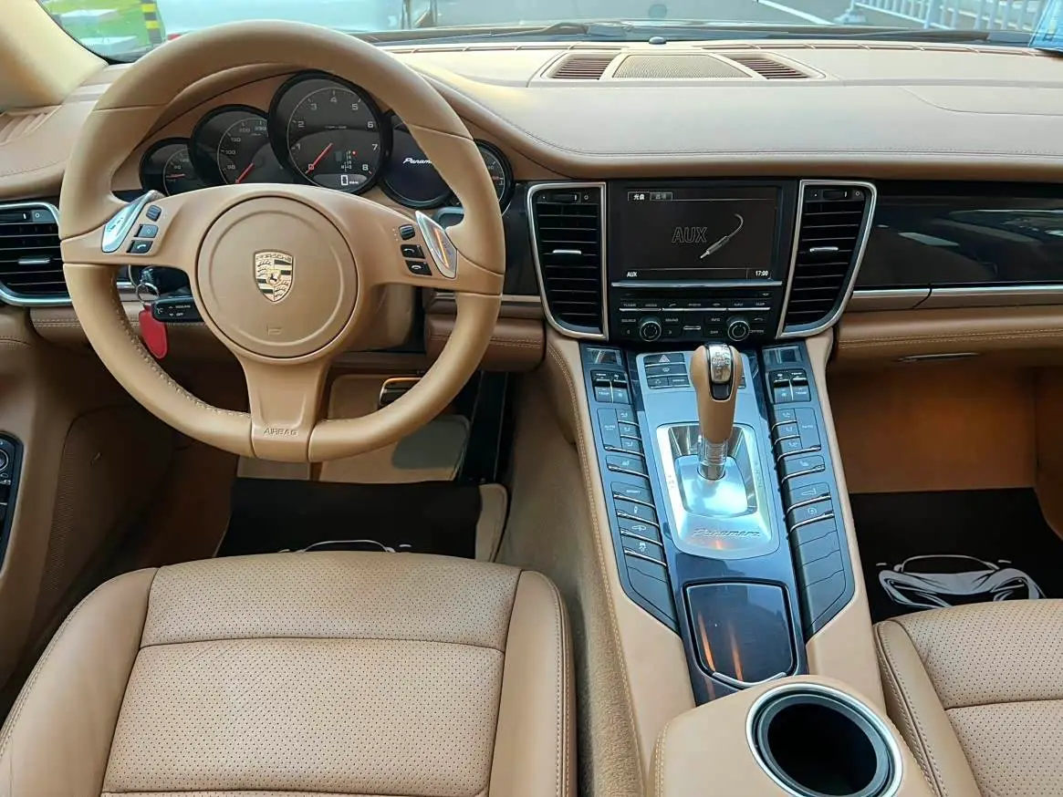 Porsche Panamera 2012 — Photo 4/18