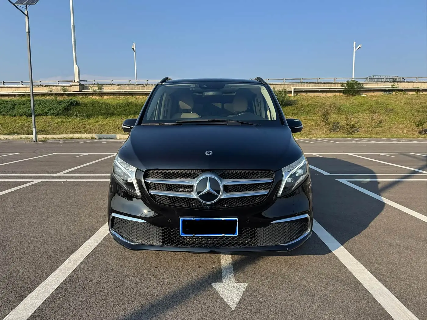 Mercedes-Benz V-Class 2022 — Photo 2/20