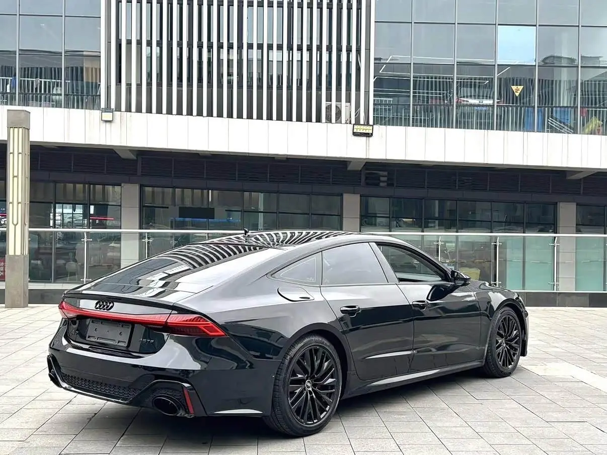 Audi A7 2021 — Фото 17/20