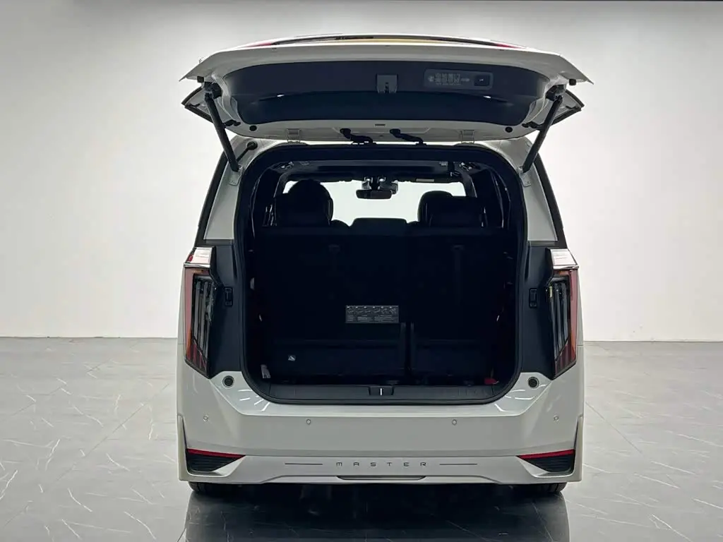GAC Trumpchi Trumpchi M8 2024 — Photo 10/20