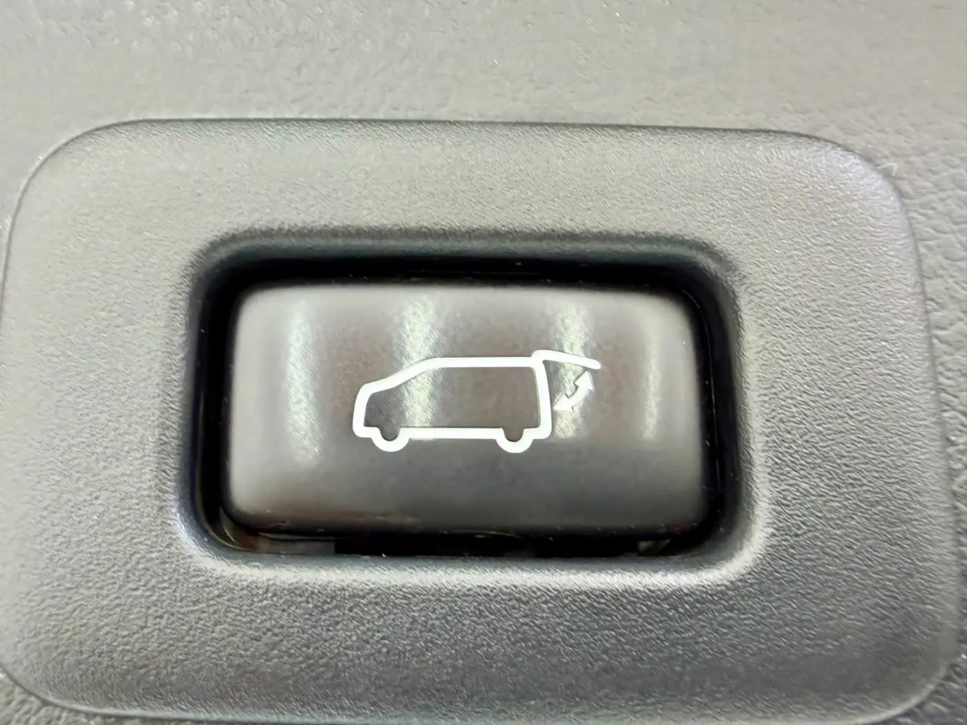 Toyota Vellfire 2022 — Photo 19/20