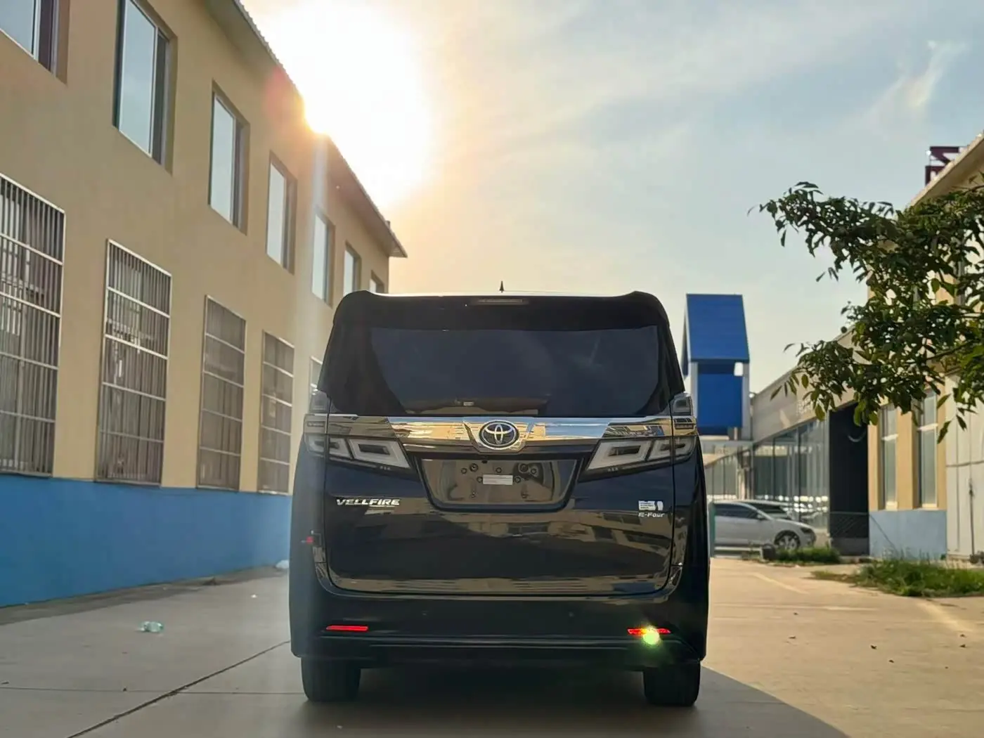 Toyota Vellfire 2020 — Photo 10/11