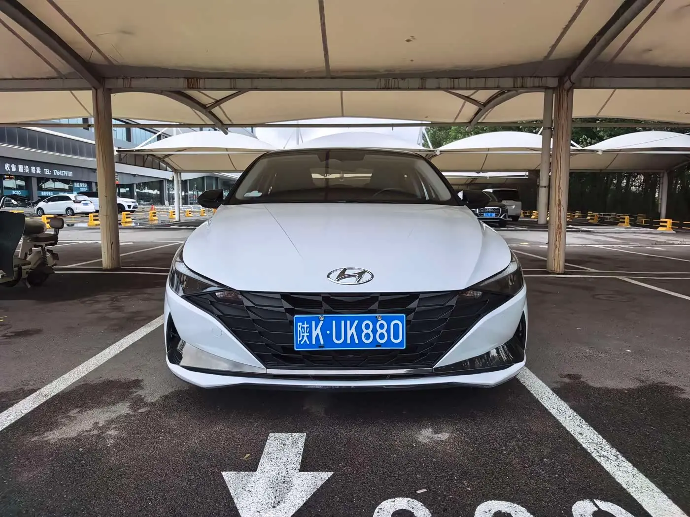 Hyundai Elantra 2023 — Photo 2/19