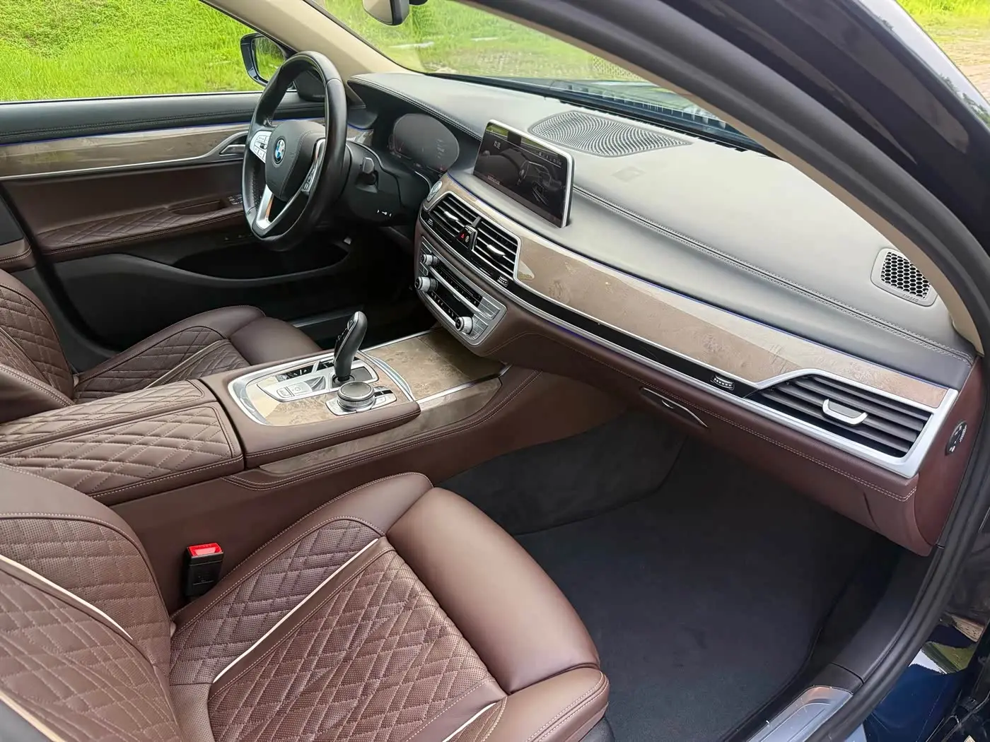BMW 7 Series 2019 — Photo 12/20