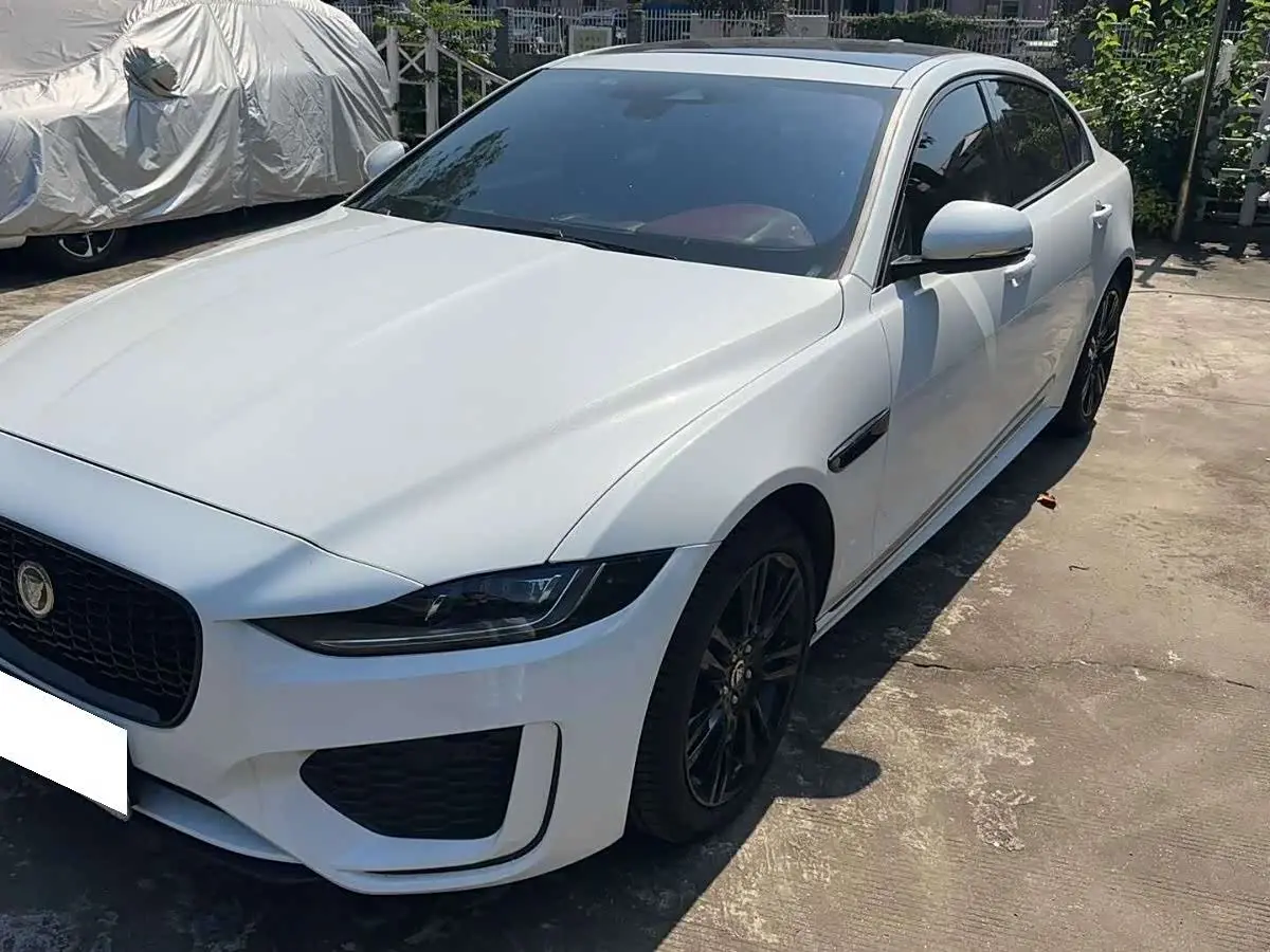 Jaguar XEL 2024 — Фото 1/9