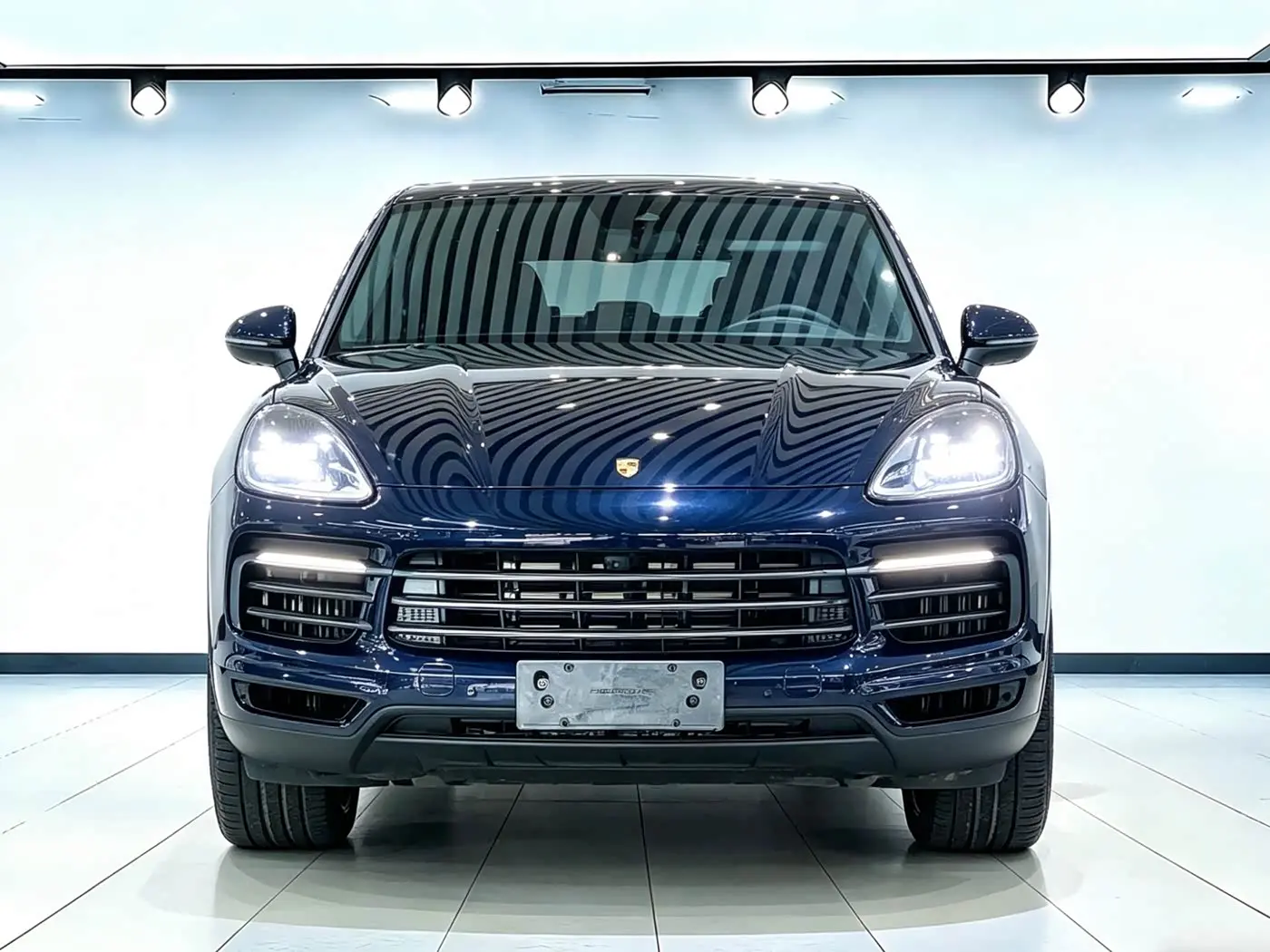 Porsche Cayenne 2023 — Photo 2/13