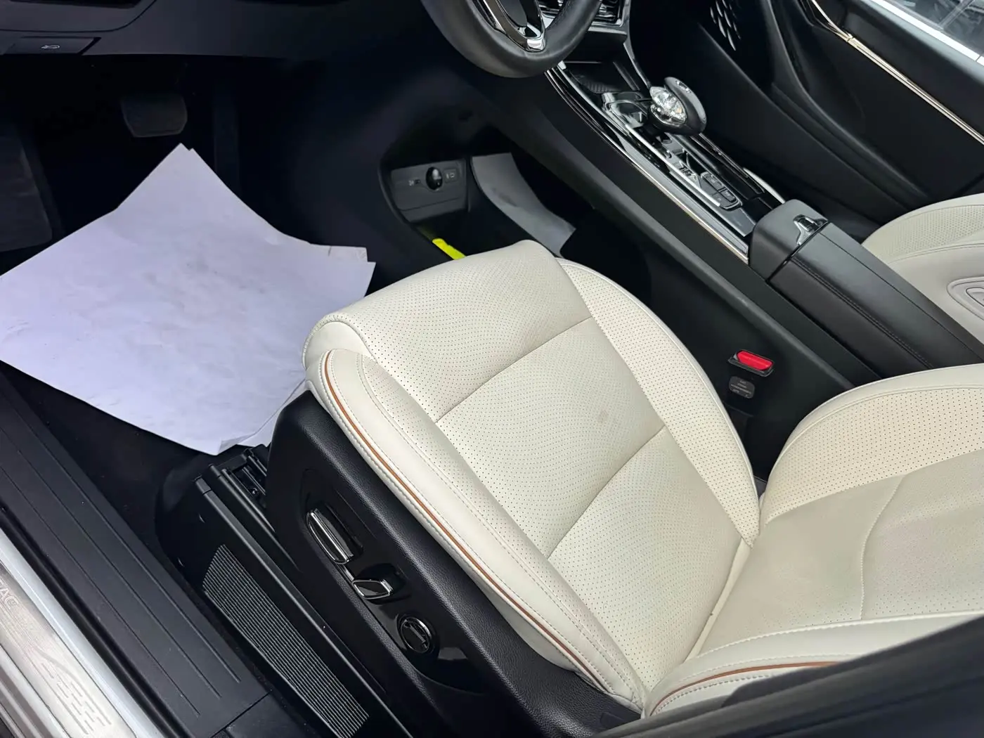 GAC Trumpchi Trumpchi E9 2023 — Photo 5/18