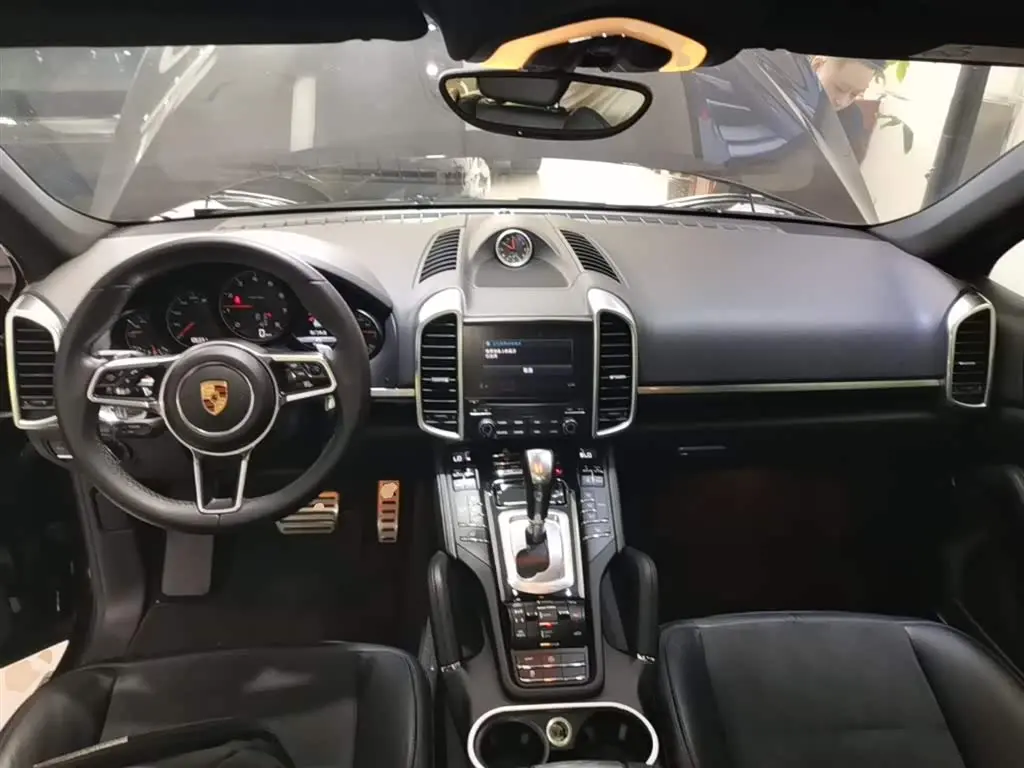 Porsche Cayenne 2016 — Photo 10/20