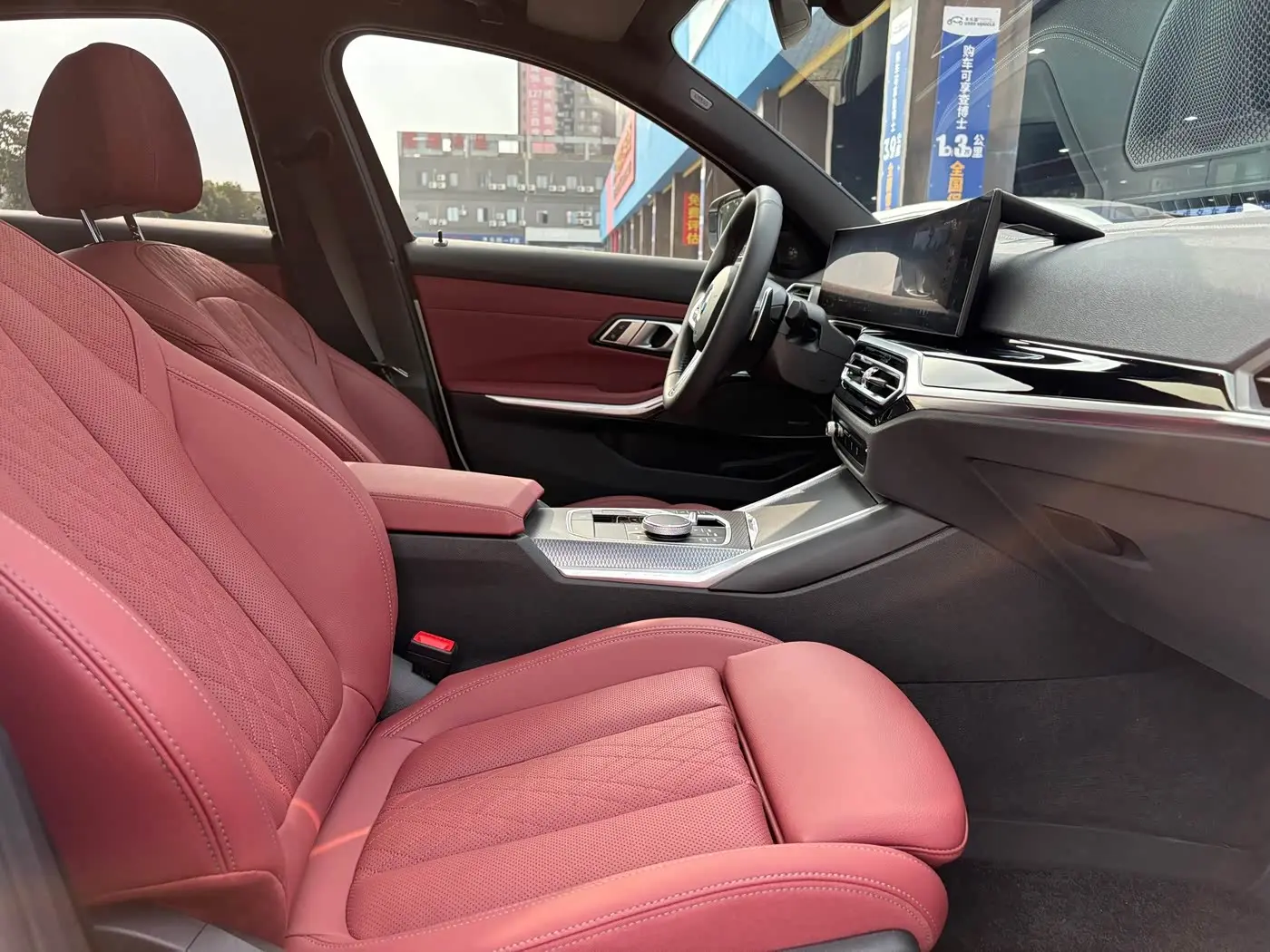 BMW 3 Series 2025 — Photo 12/20