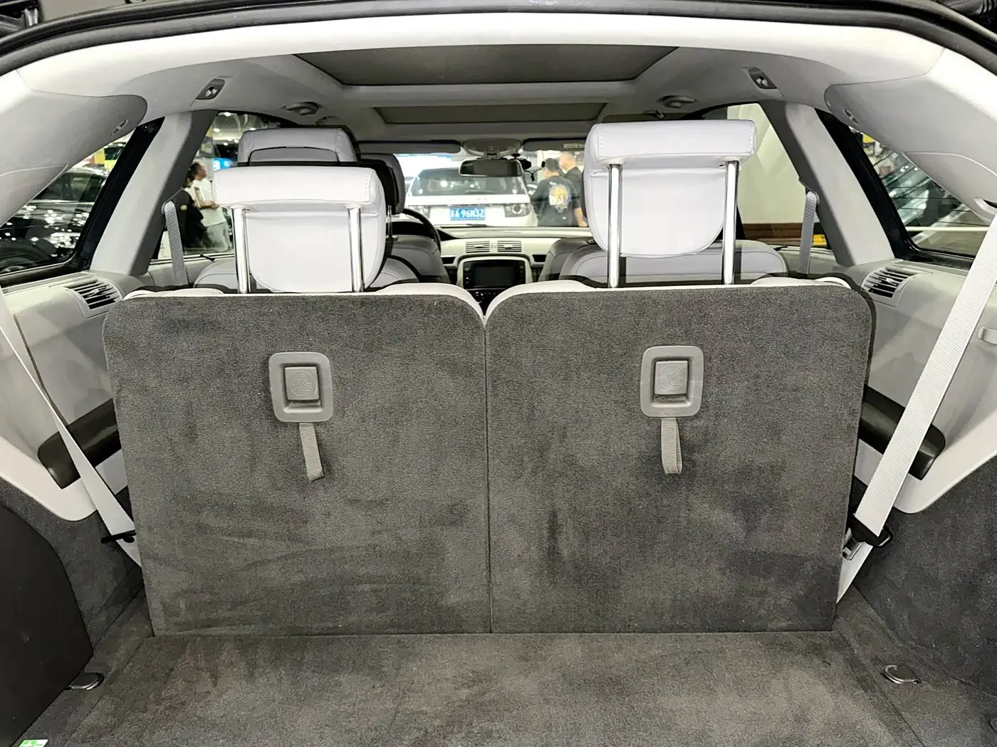 Mercedes-Benz R-Class 2015 — Фото 11/12