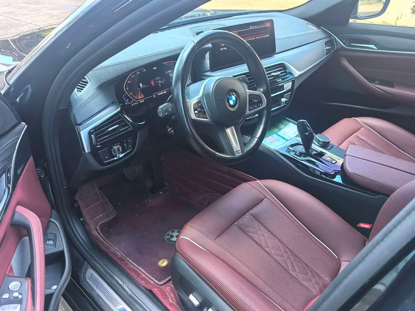 BMW 5 Series 2022 — Photo 7/9