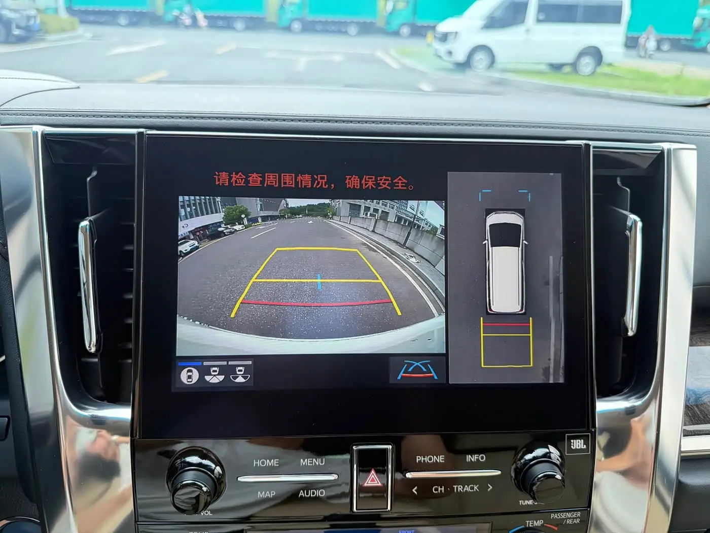Toyota Alphard 2022 — Photo 17/20