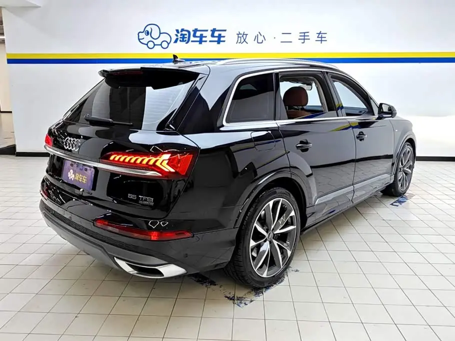 Audi Q7 2021 — Photo 3/16