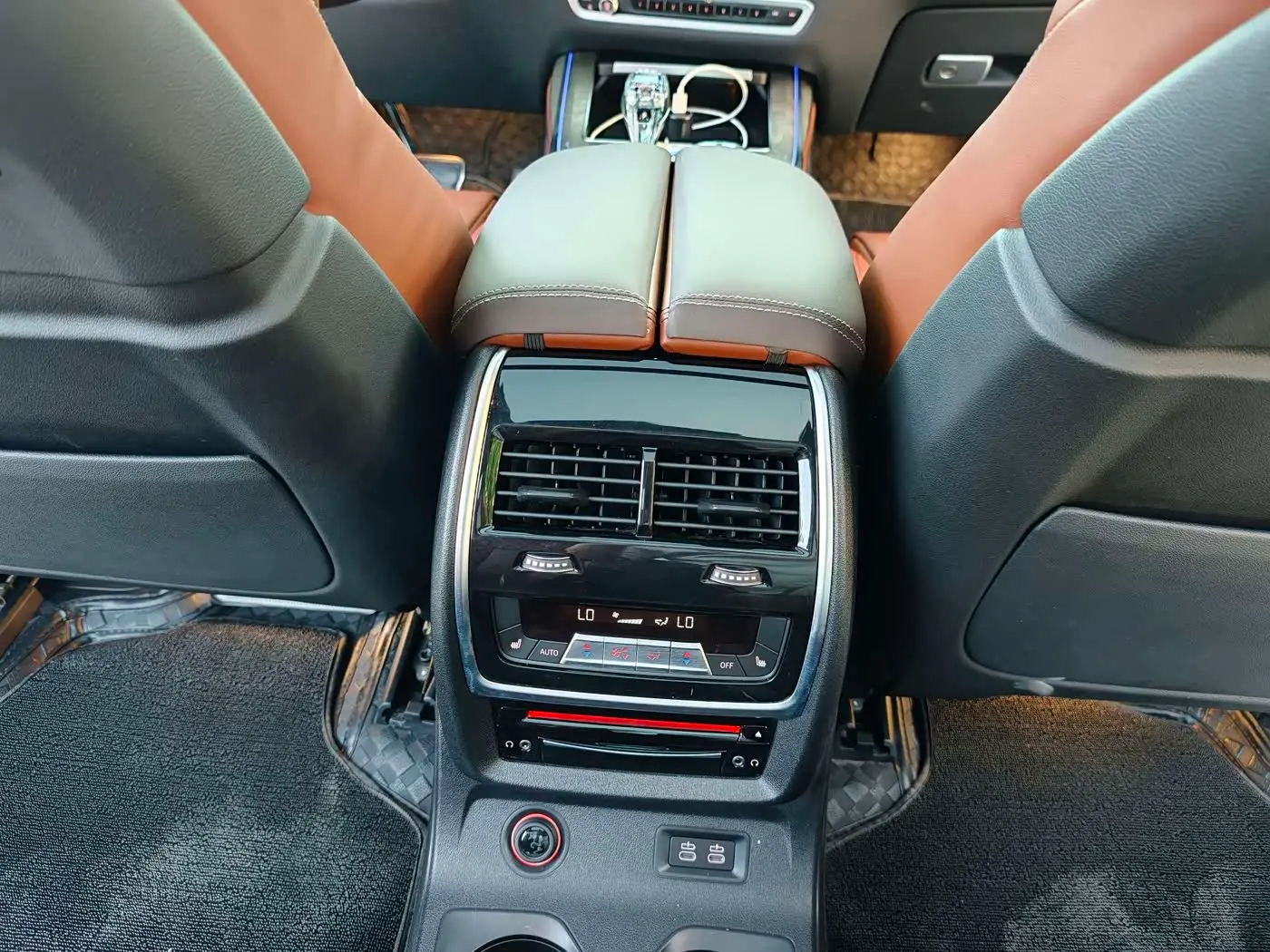 BMW X7 2019 — Şəkil 14/20