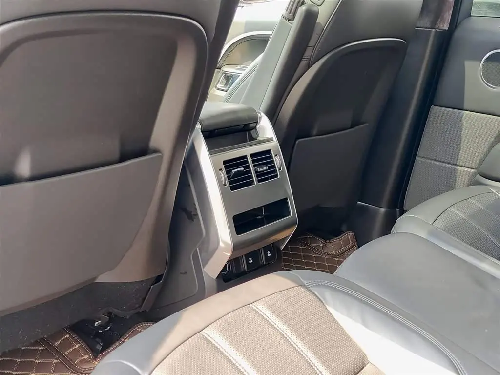 Land Rover Range Rover Sport 2019 — Photo 9/11