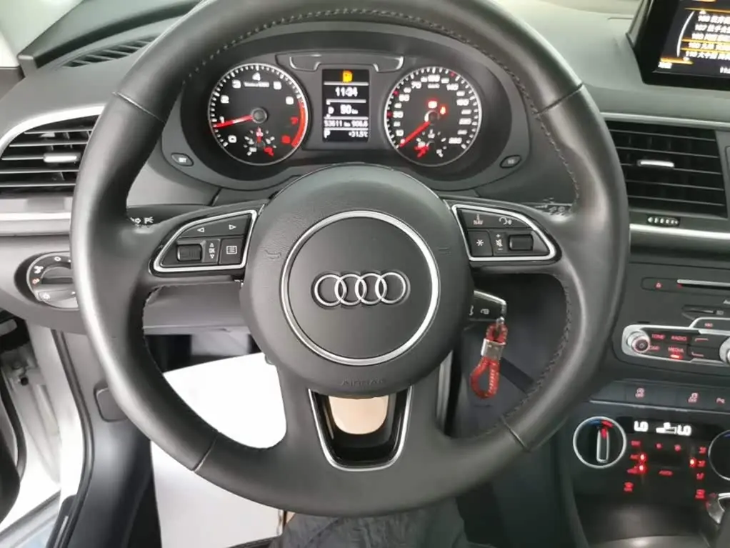 Audi Q3 2018 — Şəkil 11/20